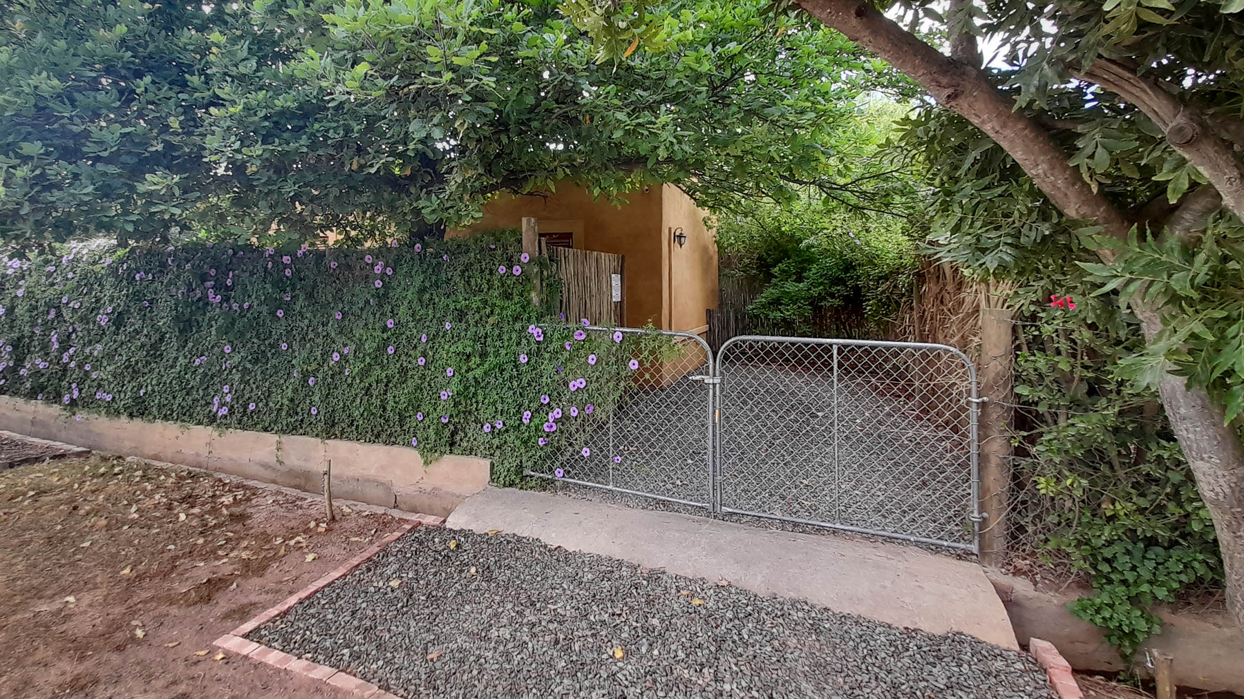 Private entrance, street view