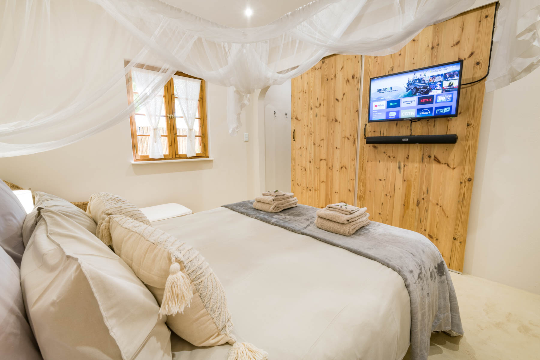 Bedroom with 32inch smart TV